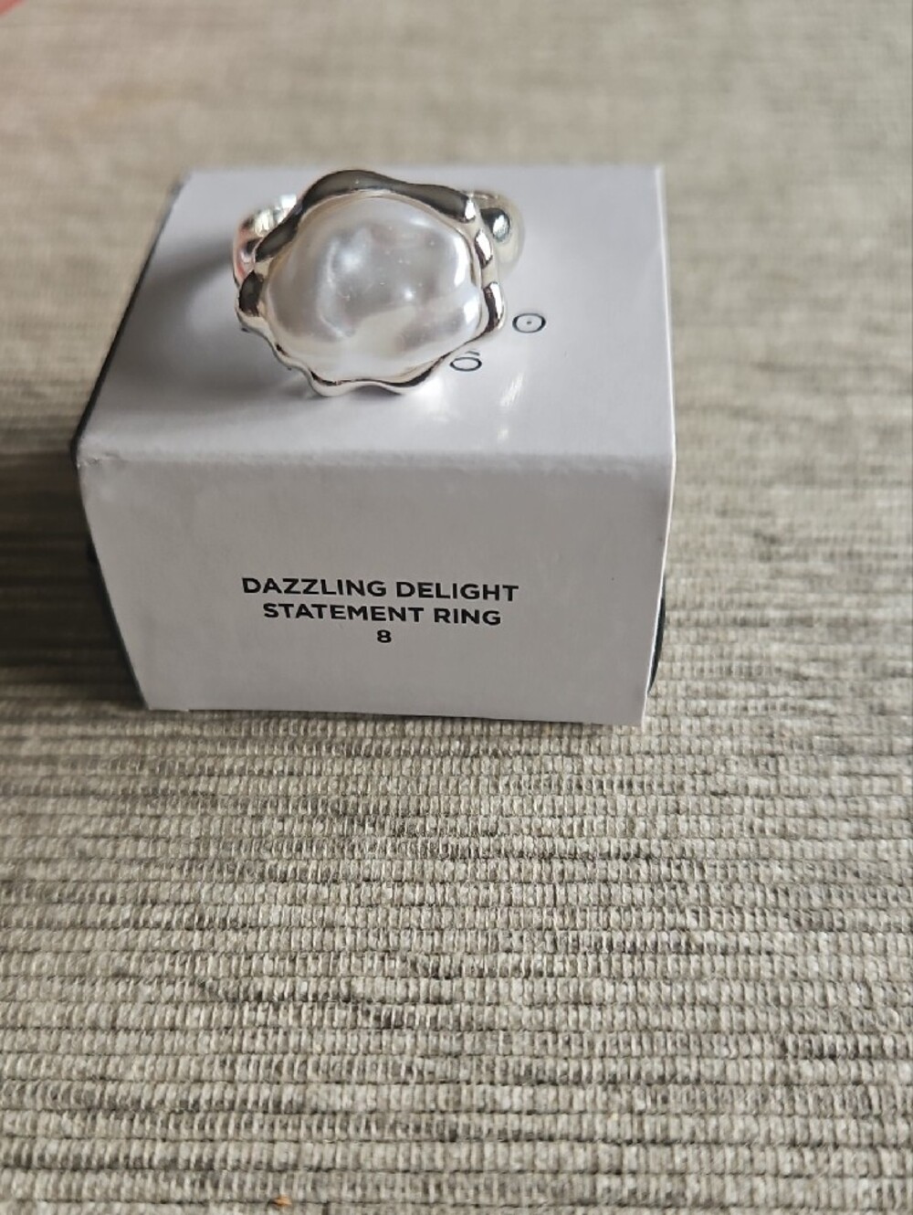 Avon Dazzling Delight Statement Ring. Size 8.